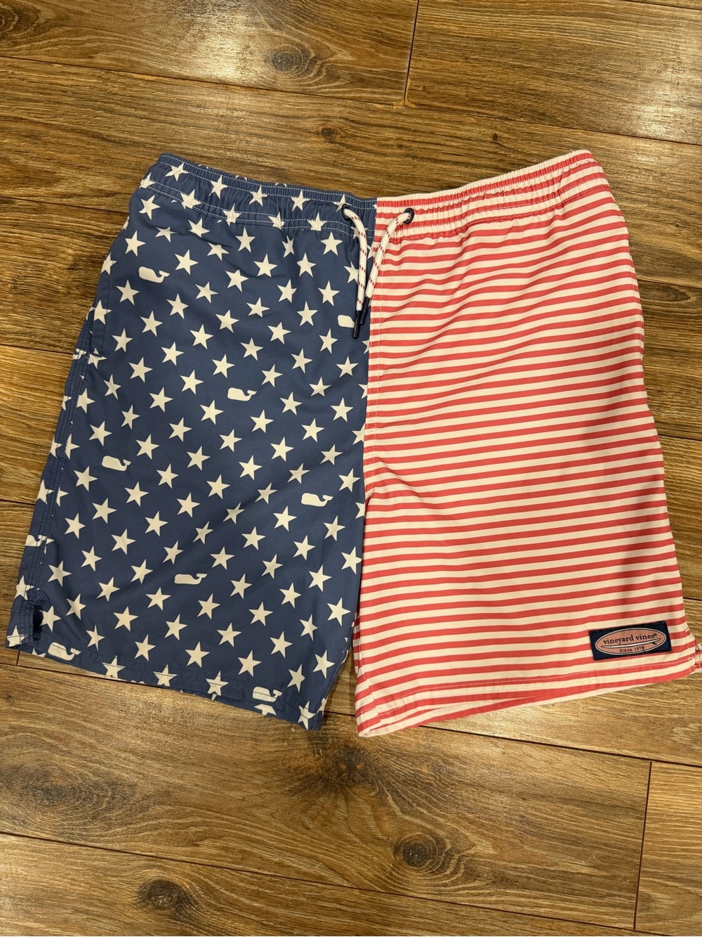 Vineyard Vines Red and White Striped Swim Shorts kids size 16 Large